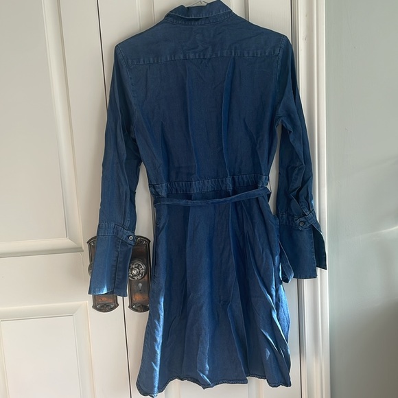 Banana Republic petite dress, size 2 chambray - Picture 5 of 5